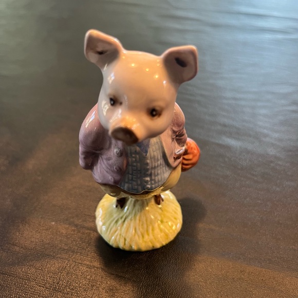 Beatrix Potter’s “Pigling Bland” - Picture 1 of 4